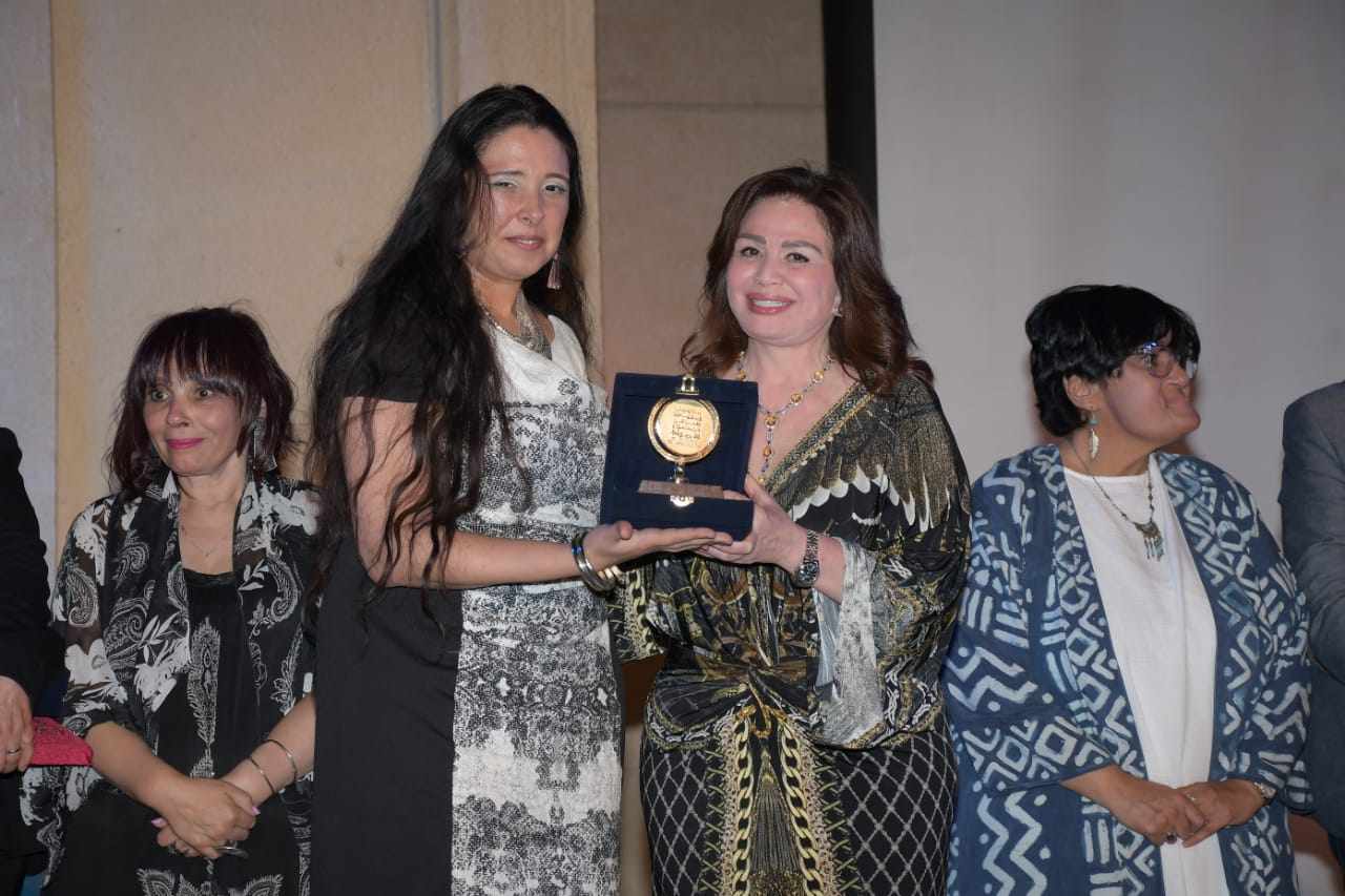 في دار الأوبرا المصرية... مهرجان إيزيس الدولي لمسرح المرأة ينطلق بالعرض الراقص في يوم وليلة 